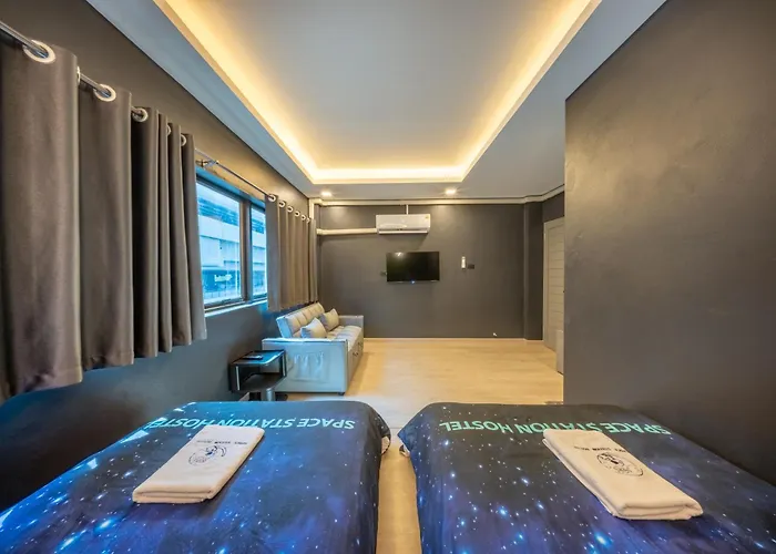 Space Station Hostel กรุงเทพมหานคร